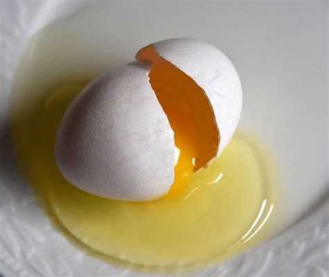 saça yumurta ve zeytinyağı